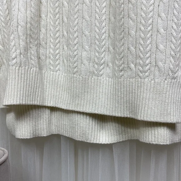 🌺SOLD OUT🌺2 “Blue Grey” cable knit sweater - Picture 15 of 16